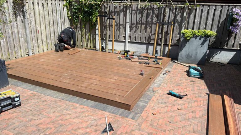 Composiet vlonder in tuin - Tuinvlonder - Tuinrenovatie 3